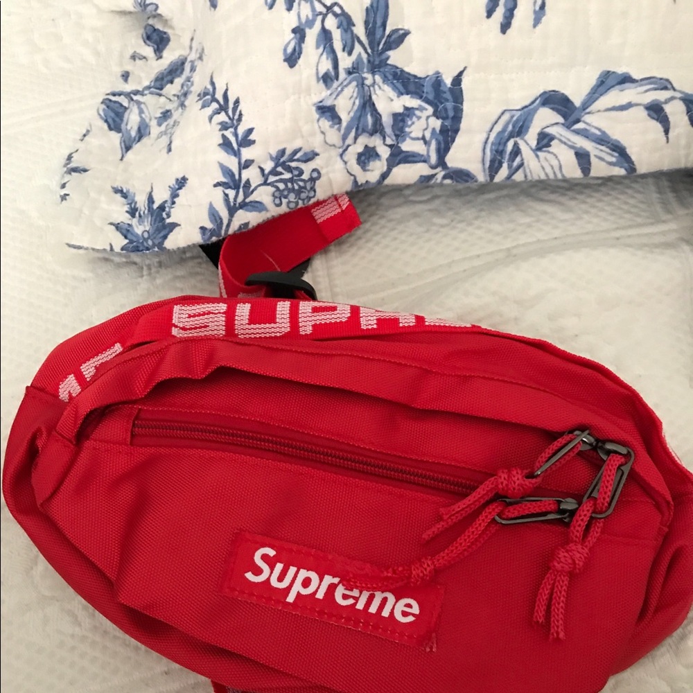 Supreme Red ss18 waist bag